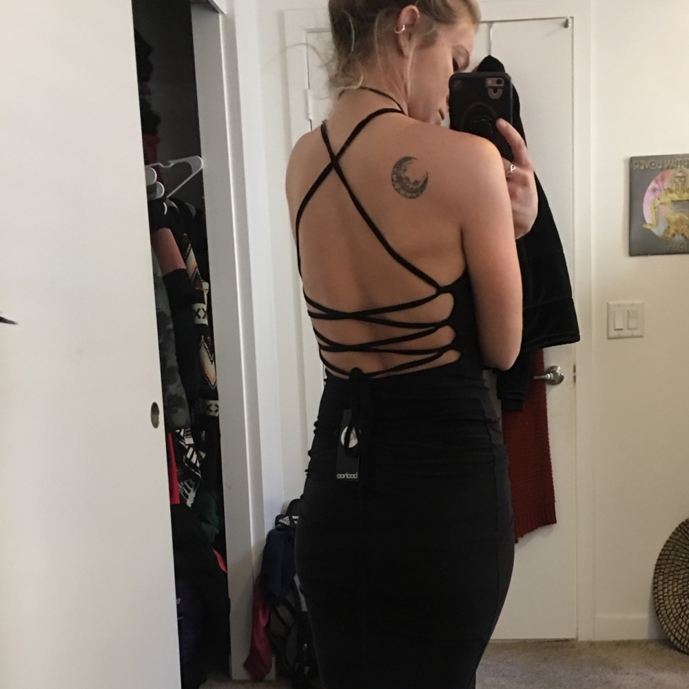Adorable fitted back dress